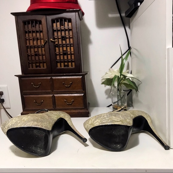 STEVE MADDEN VIKTOREE GOLD LACE MARY JANE PUMP 9 - Picture 7 of 7